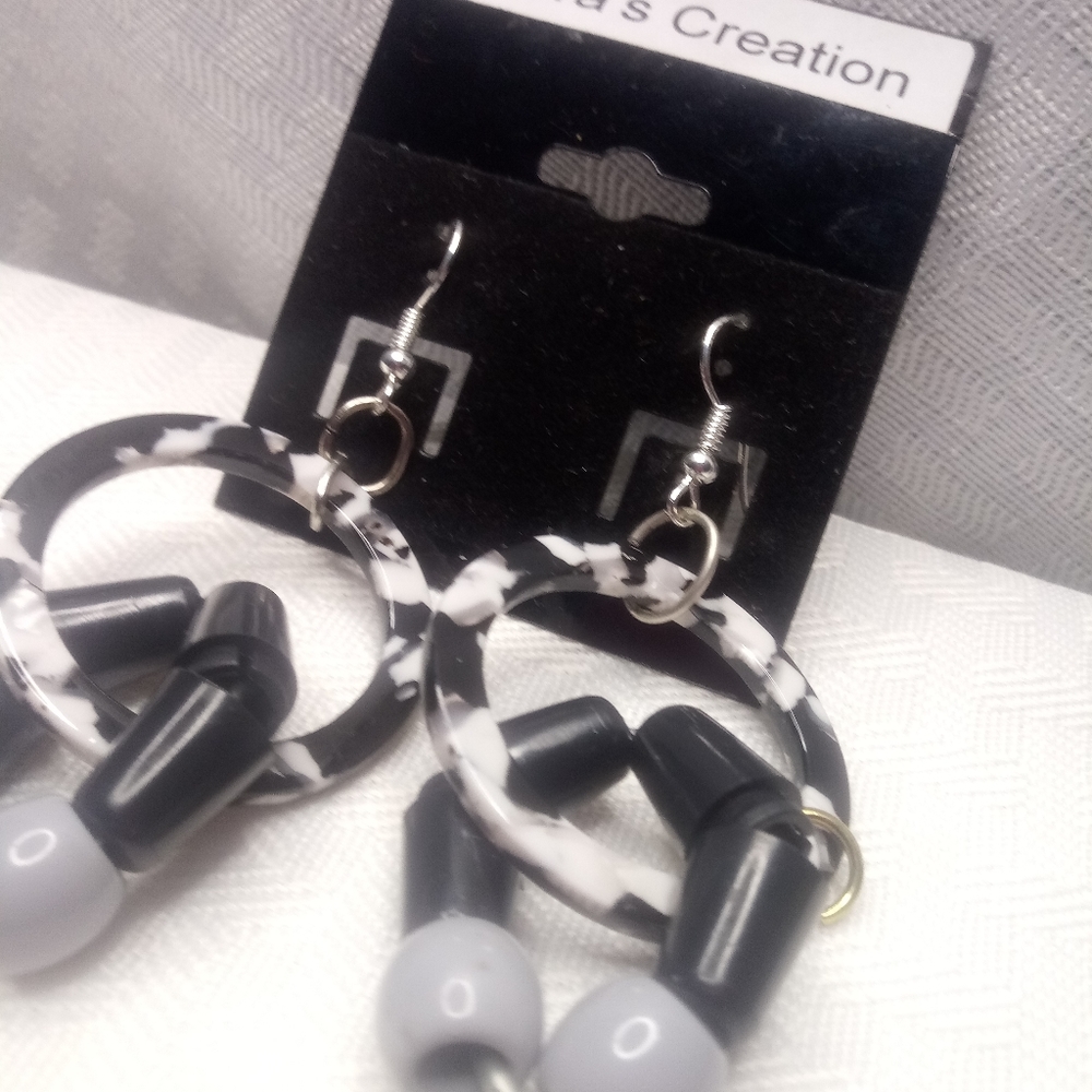 Jewelry - Picture 3 of 8